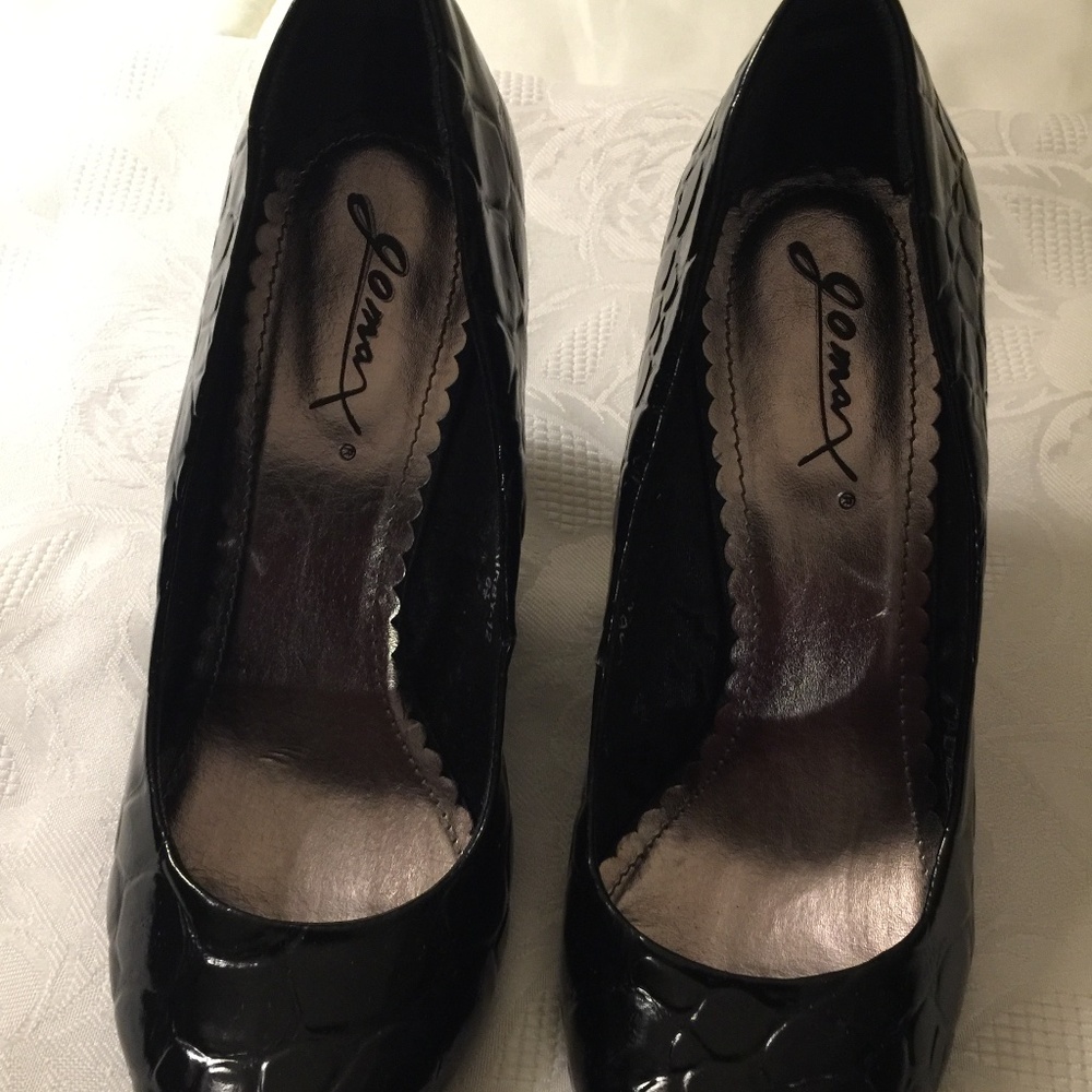 Black Crocodile Wedge shoes - Size 6 1/2 - Pre-owned, Excellent Condition